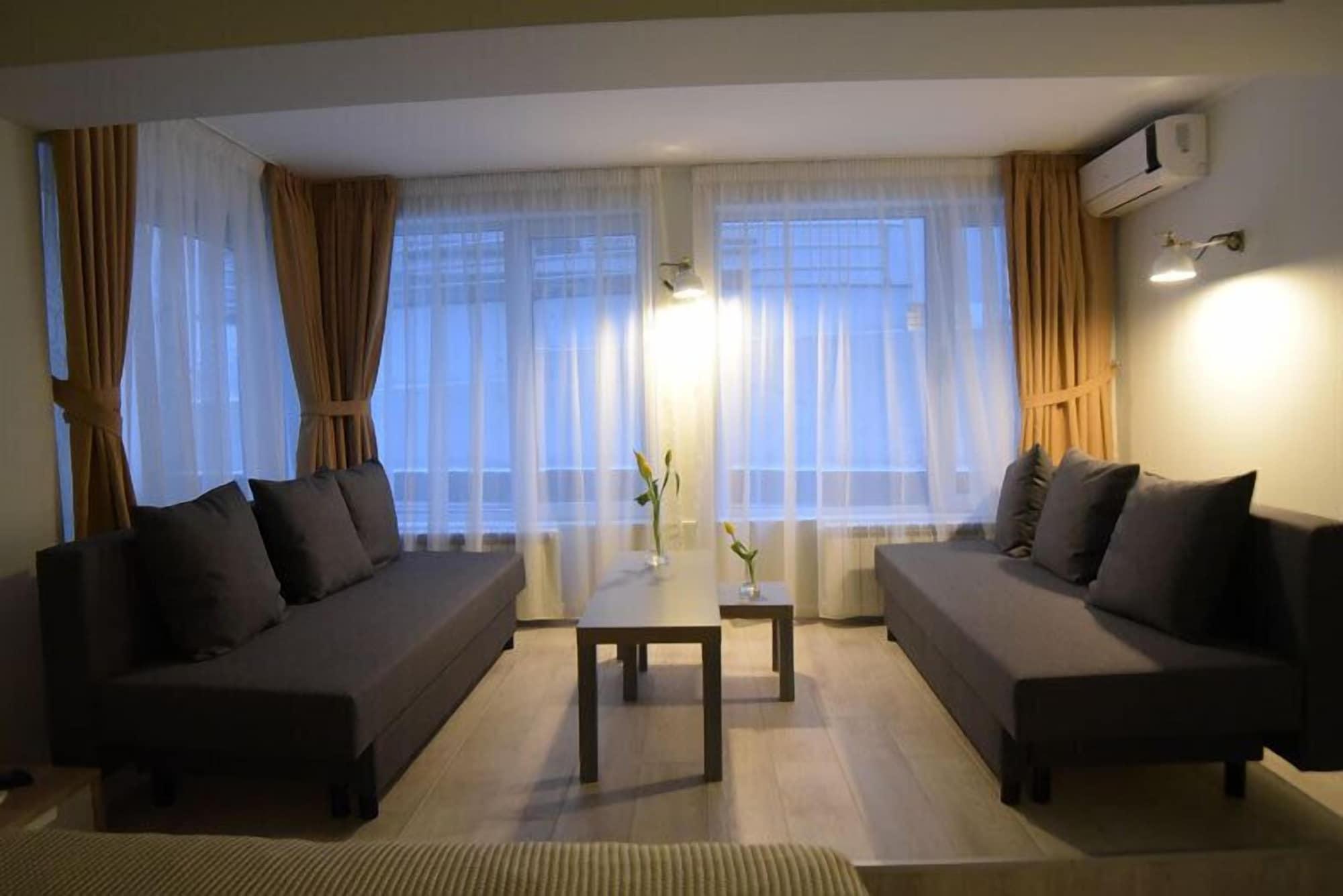 Garni House 46 Plus เบลเกรด ภายนอก รูปภาพ